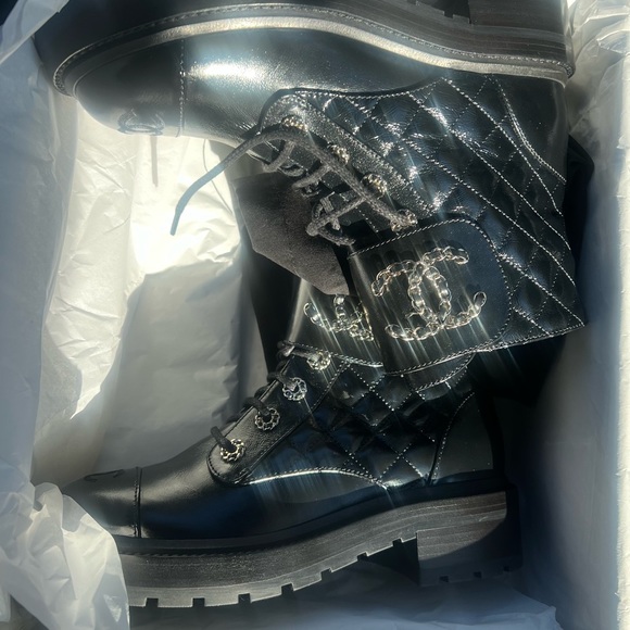 Lace up boots - Picture 3 of 7